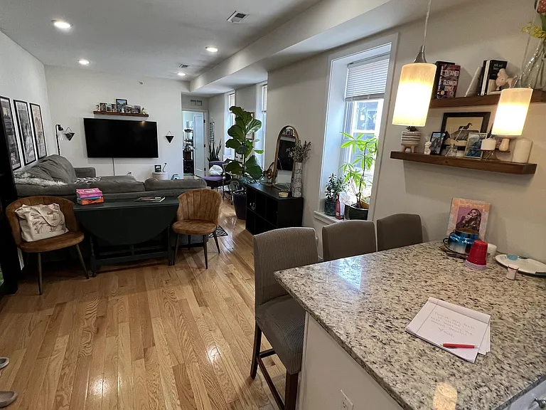 1926 W Girard Ave #3F — Photo 2