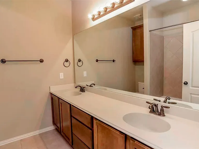 231 Carrington Ln — Photo 18