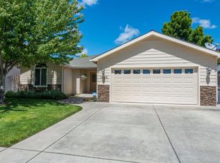 1024 Highbury Dr, Medford, OR 97501