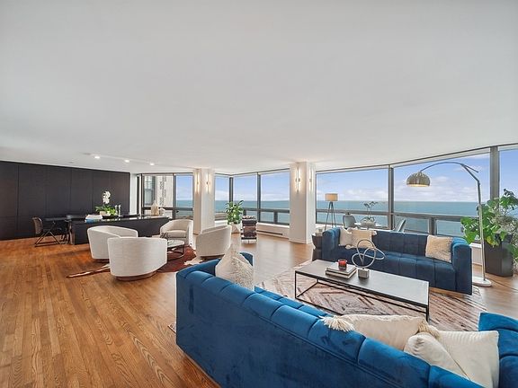 4th image of 1418 N Lake Shore Dr APT 19