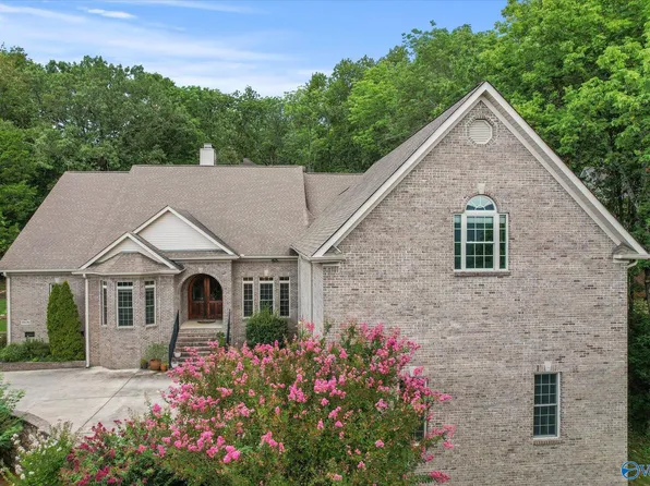 10136 Skylark Dr SE, Huntsville, AL 35803