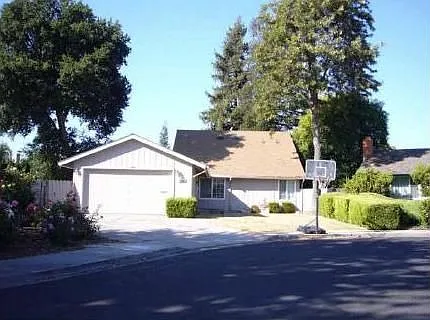 2935 Watson Ct E photo 1