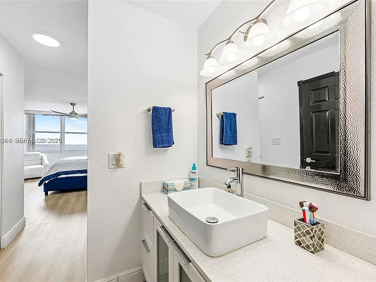2201 S Ocean Dr #2202 — Photo 12