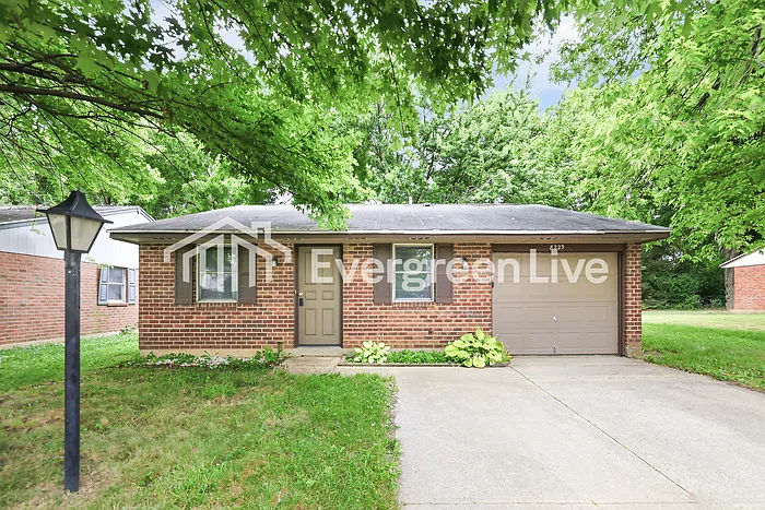 8223 Mount Charles Dr — Photo 1