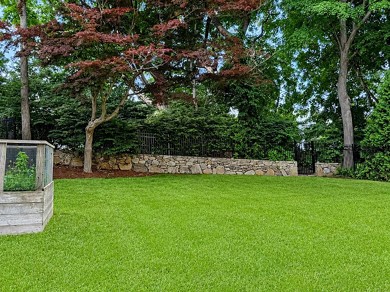 4 Raymond Pl — Photo 28