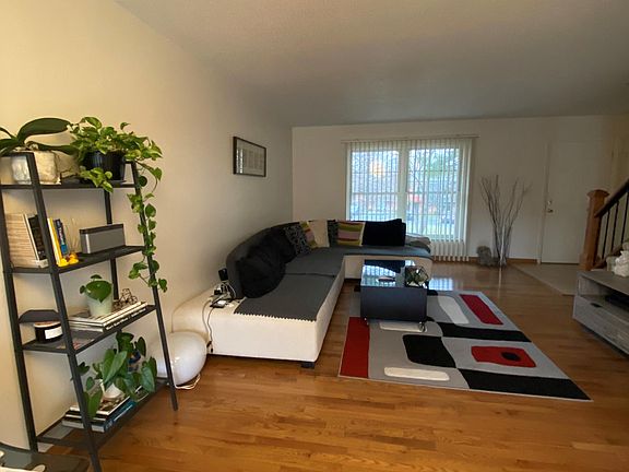2nd image of 4331 Chateau De Ville Dr
