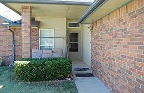 2nd image of 2134 Oakridge Dr