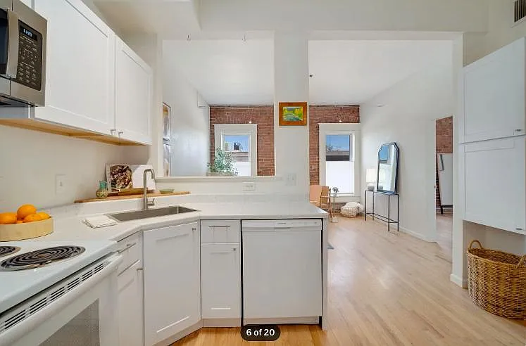 1425 N Washington St #202 — Photo 7