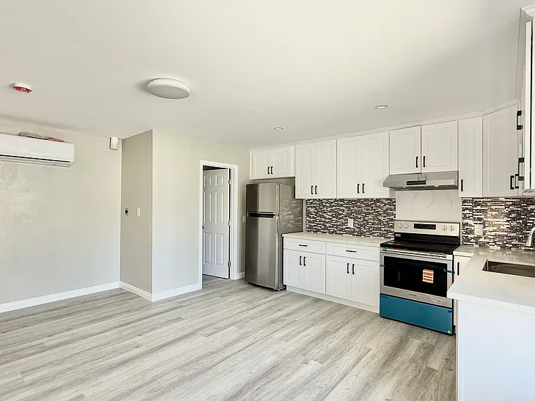 9135 Truman St — Photo 3