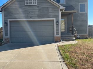 1027 Dakota Ln, Junction City, KS 66441