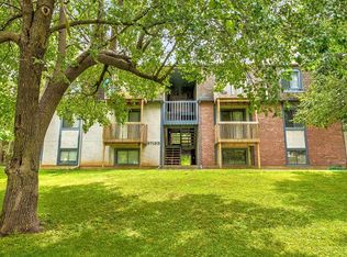 Hampton Court Apartments, Independence, MO 64052