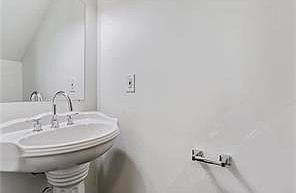 4th image of 8211 Apple St Unit A