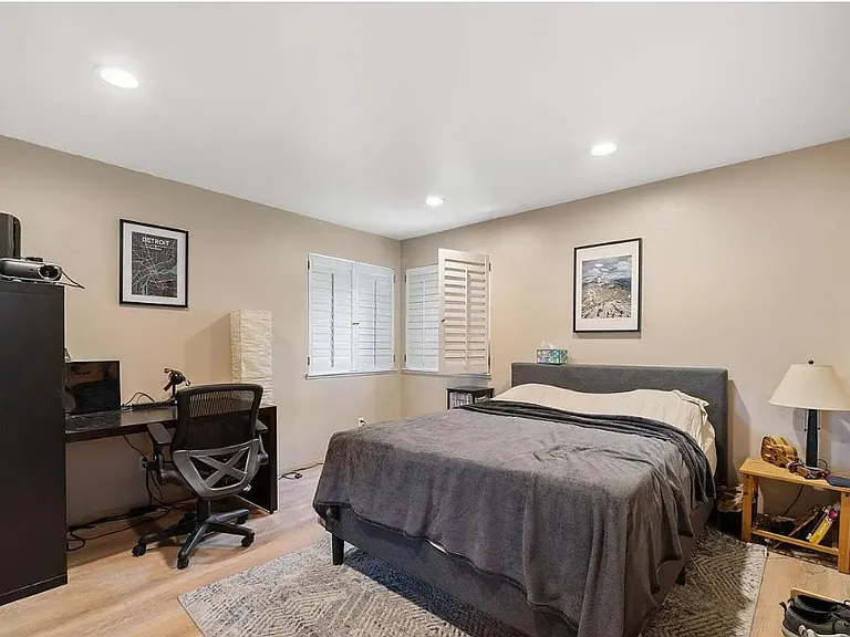 2623 Sherwood Cir — Photo 17