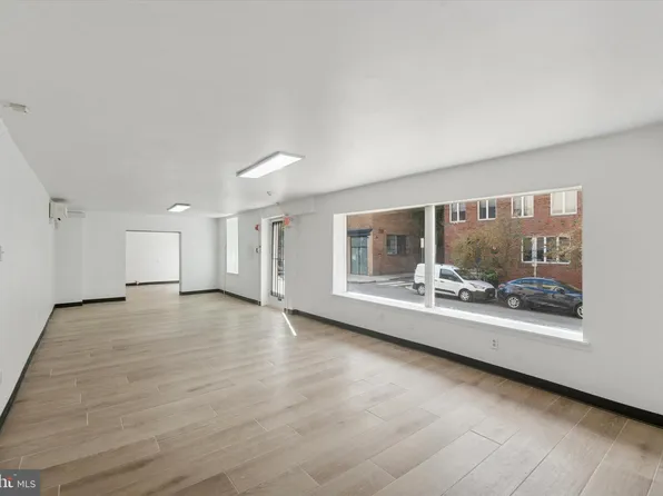 1538 Pine St #1R, Philadelphia, PA 19102