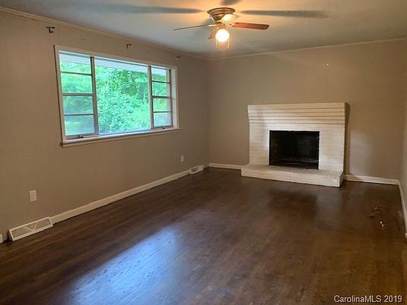 3rd image of 1831 N Davis Ave