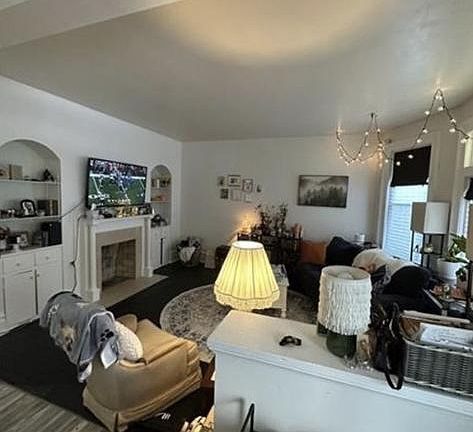 5th image of 133 N 2nd St APT 1