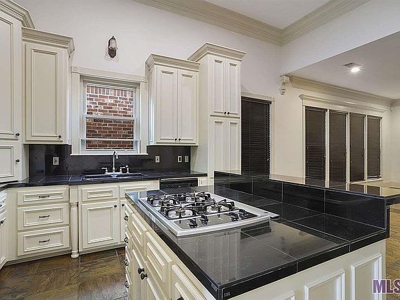 4th image of 10757 Woodland Oaks Dr