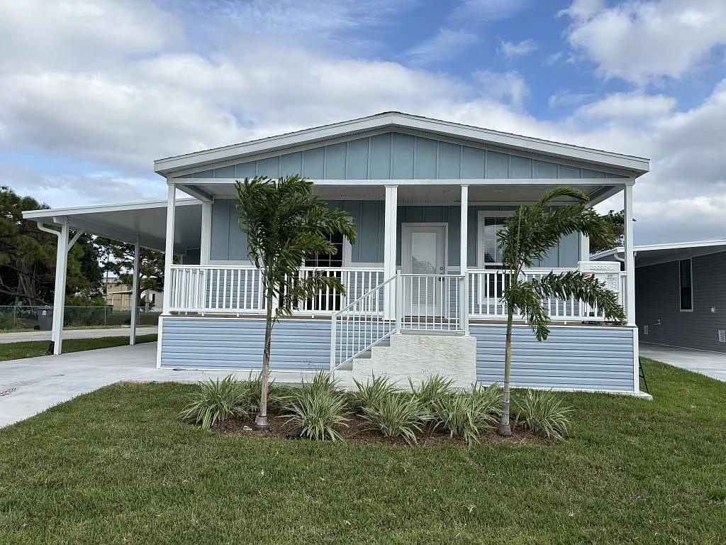 3 bed, 2.0 bath, 1460 sqft, $2,200 — Photo 1