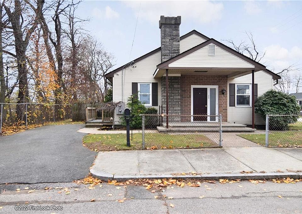 3537 Roslyn Ave, East Providence, RI 02914 Zillow