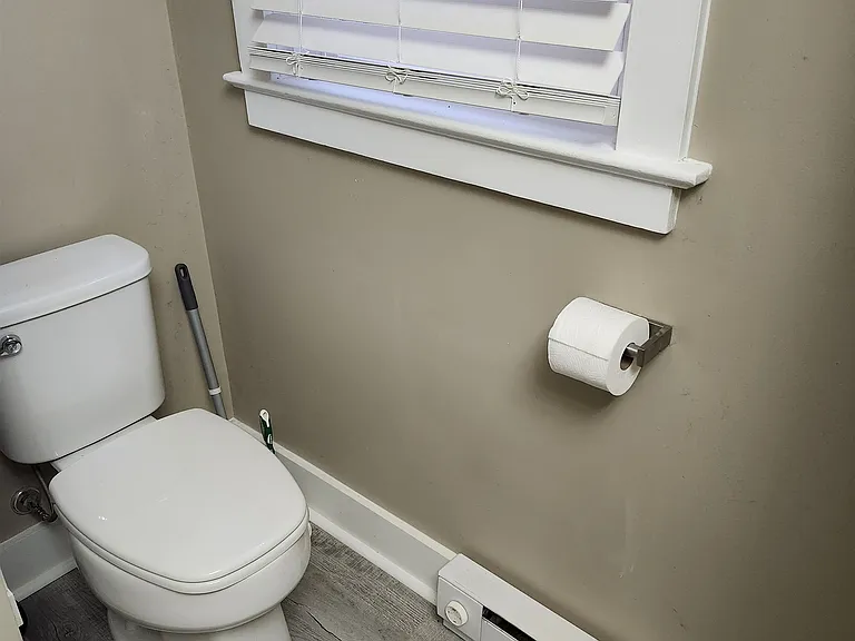 126 Queen St #126 — Photo 5