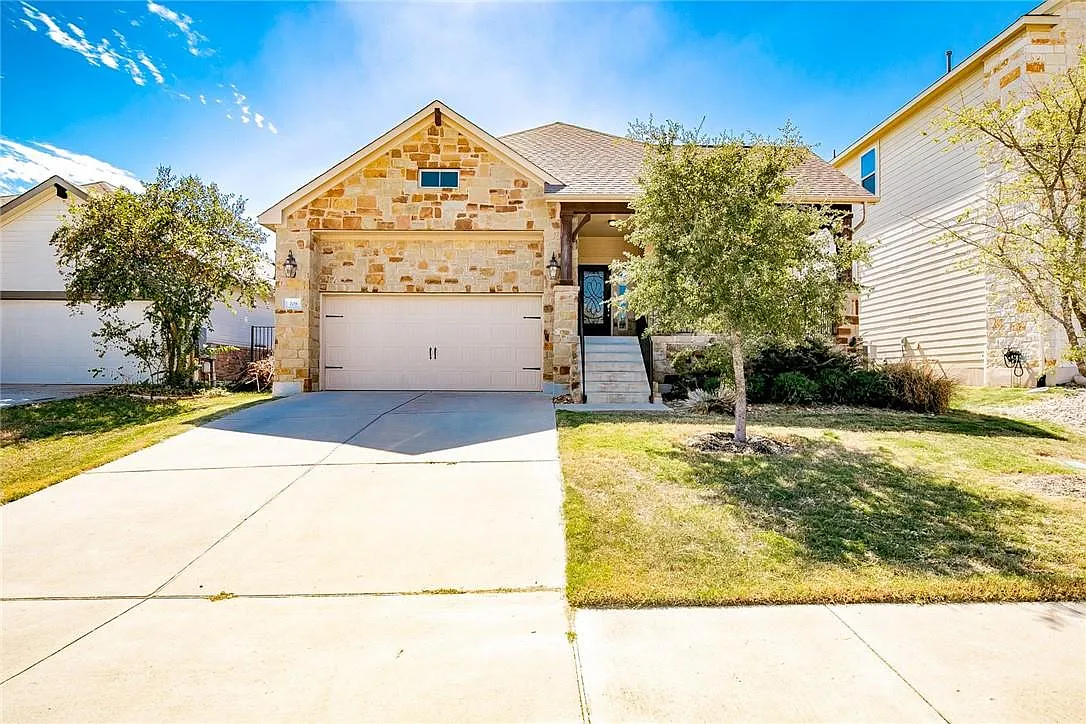 3 bed, 2.0 bath, 2160 sqft, $2,250 — Photo 2