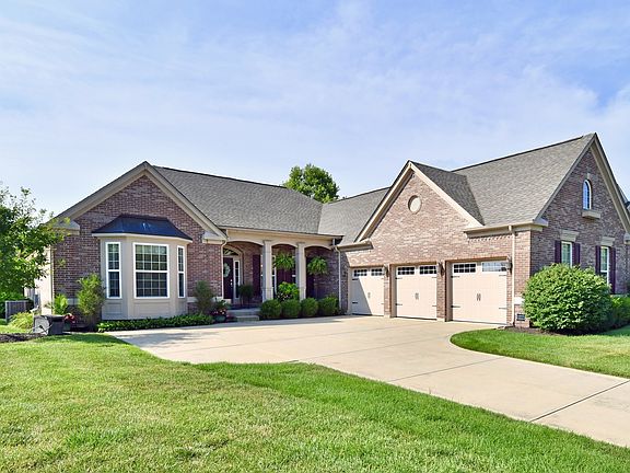 5th image of 2819 E High Grove Cir