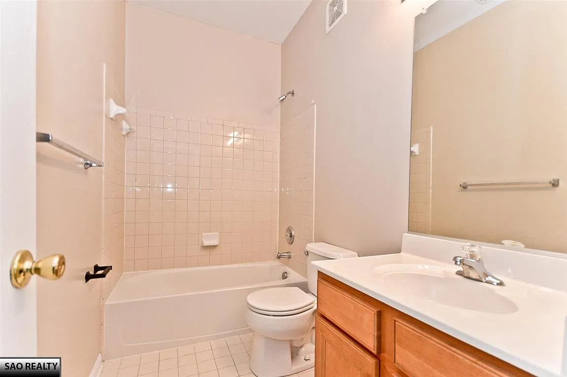3 bed, 2.5 bath, 2087 sqft, $2,995 — Photo 4