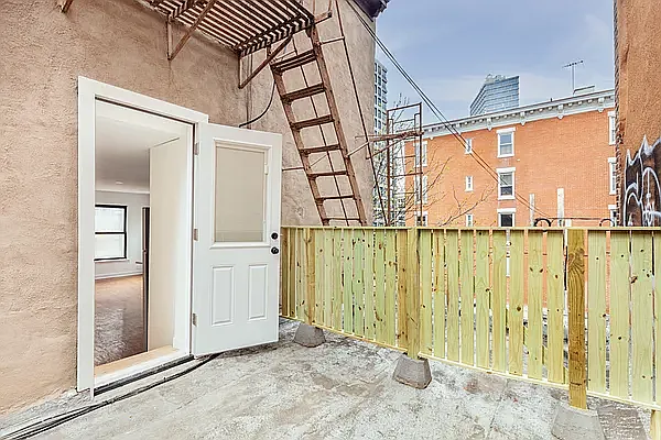 Rented by The Agency | media 24