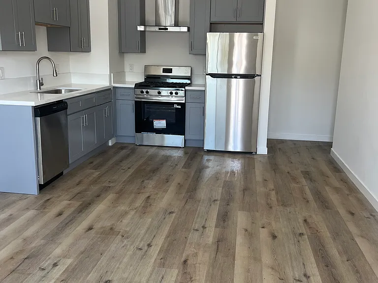 304 S Inglewood Ave #B — Photo 2