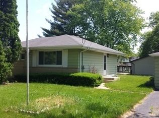 485 N 1st St, Gurnee, IL