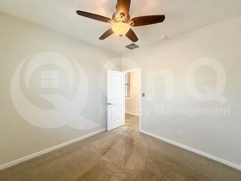 2814 E Quenton St — Photo 18