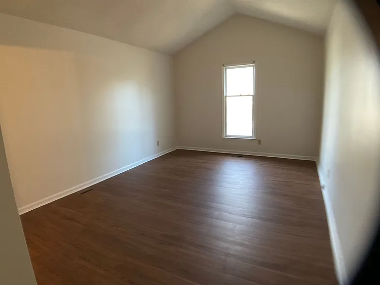 911 Glenrose Dr — Photo 15