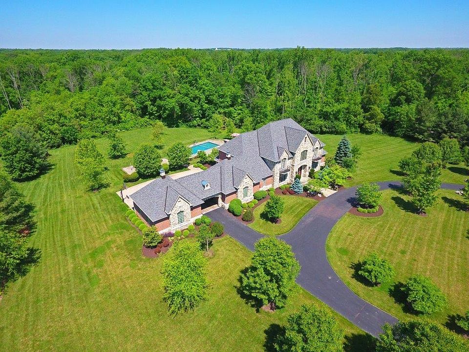 8905 Whisperinghill Dr, Cincinnati, OH 45242 | Zillow