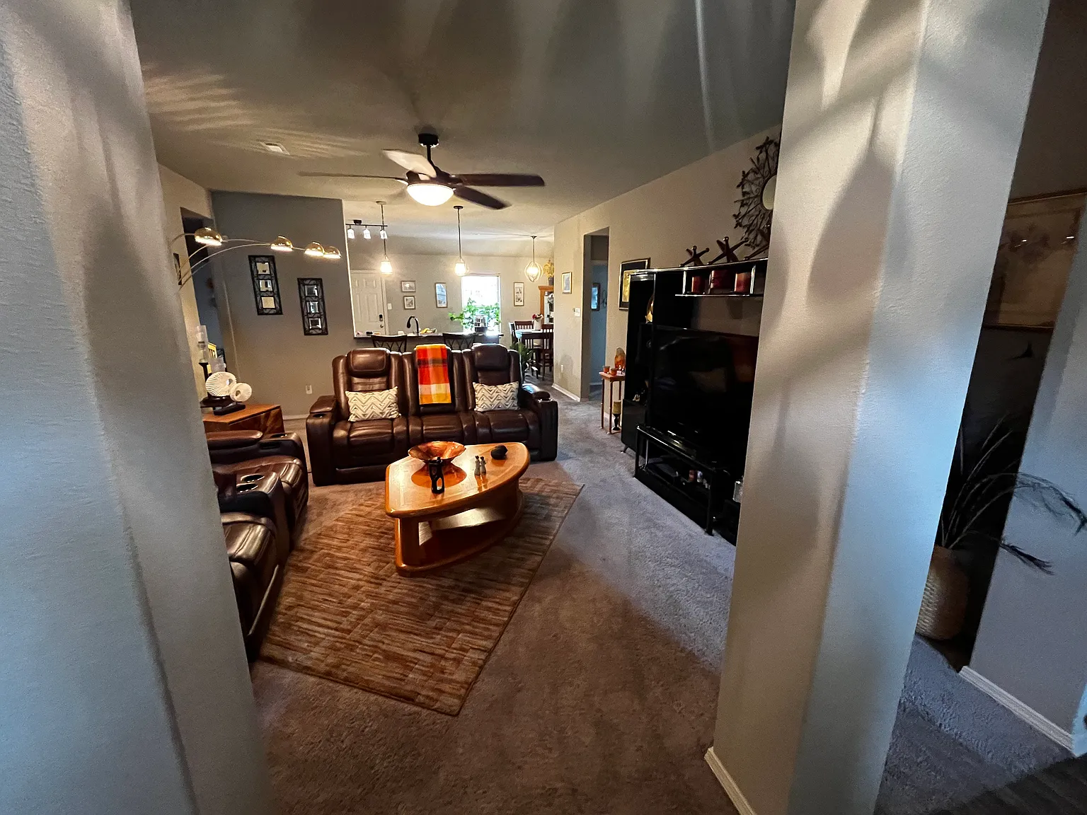 4 bed, 1690 sqft, $1,875 — Photo 2