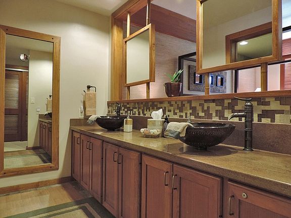 Luxury master bath - double sinks