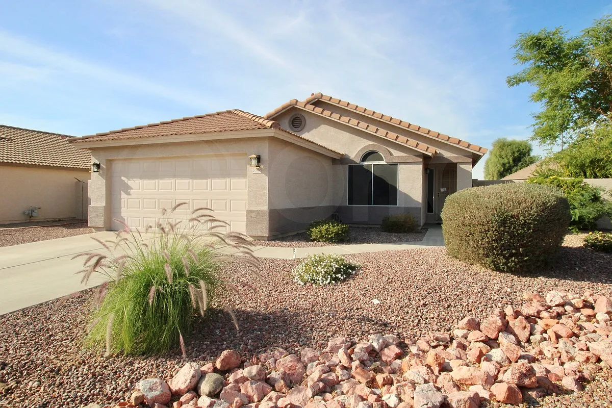 4 bed, 2.0 bath, 1536 sqft, $2,295 — Photo 1