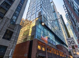 15 Mercer St #518, Toronto, ON M5V 0T8