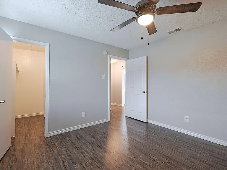 Ambassador Apartments — Photo 53