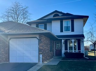 1525 Lighthouse Dr, Naperville, IL