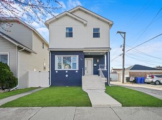 3542 N Osceola Ave, Chicago, IL 60634