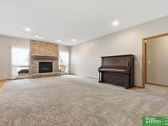 3rd image of 20750 Hemlock Cir