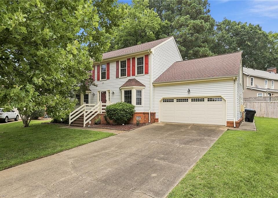 1st image of 204 Oakengate Turn