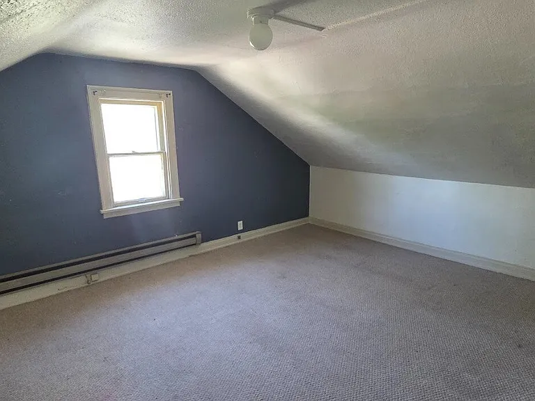 1462 Maple Rd #3 — Photo 3