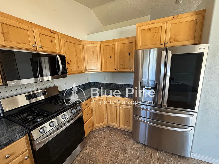 3920 E Deloy Dr — Photo 8