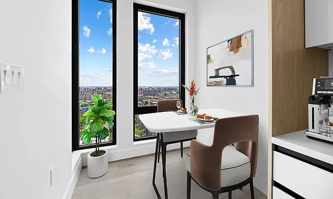 Rented by REAL New York | media 21