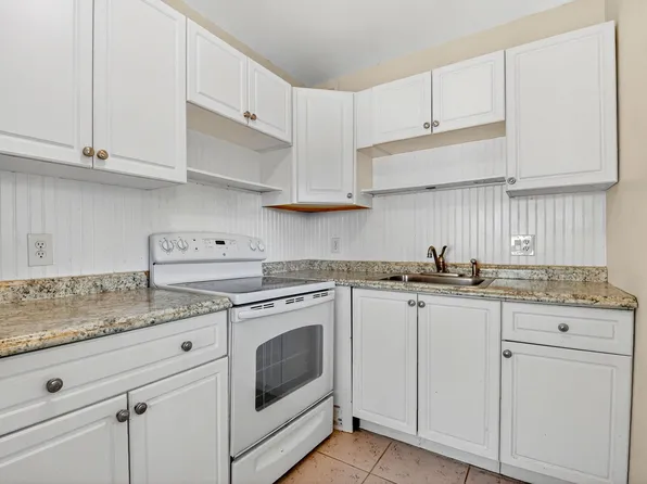 2880 Lake Osborne Drive #210, Lake Worth Beach, FL 33461