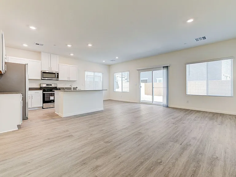501 Red Lovebird Ave — Photo 5