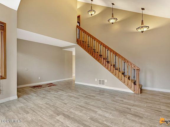 5th image of 8421 Fox Lair Cir