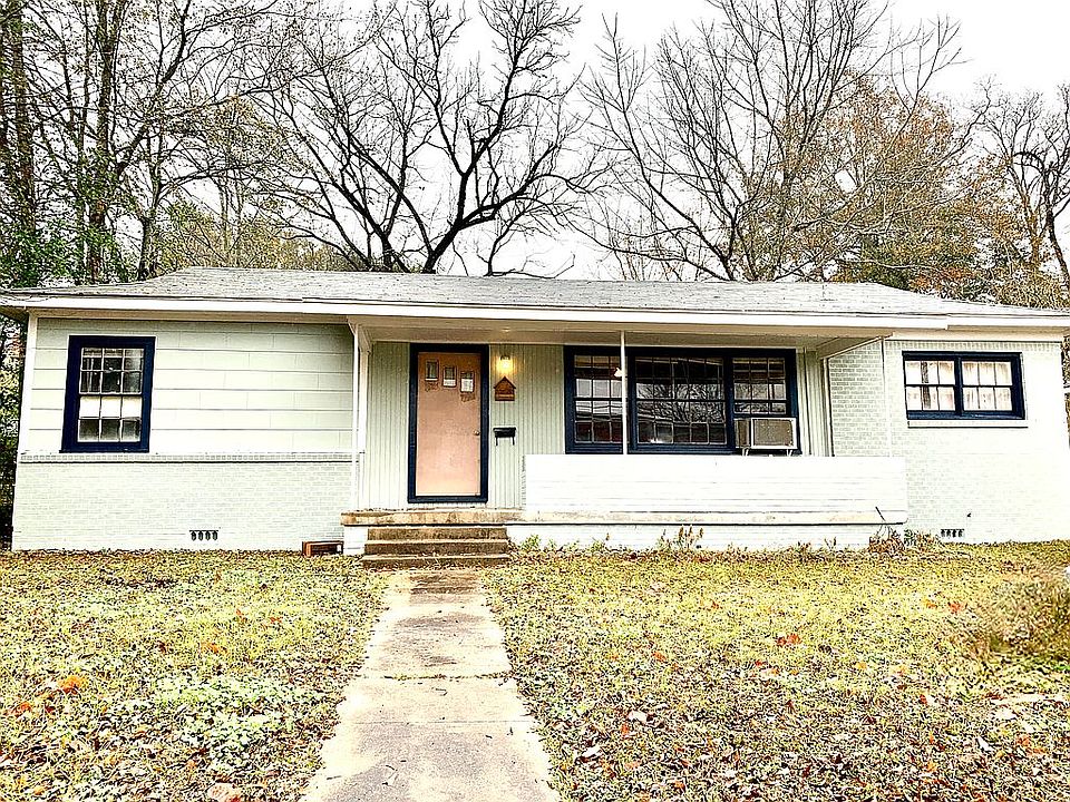 1st image of 802 E Goliad Ave