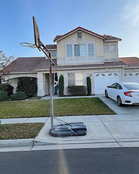 1st image of 794 Madrid Ct